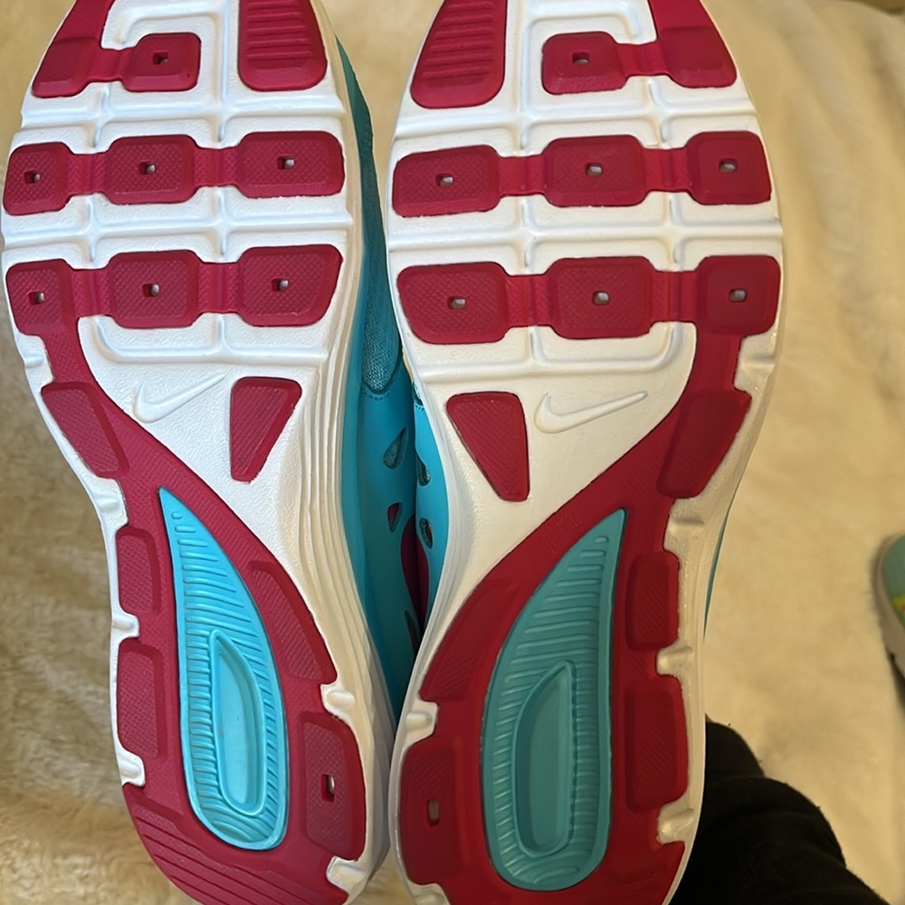 NIKE’S - Picture 4 of 5